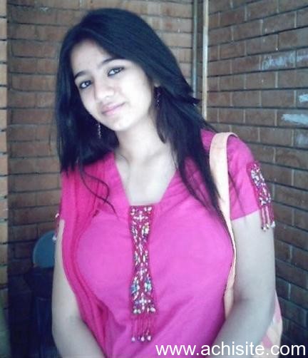 Beautiful Pakistnai Girl