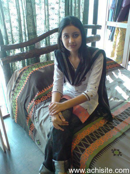 Pakistani Hot And Sexy College Girls Photos Pakistani College Girls Sexy College Girls Hot